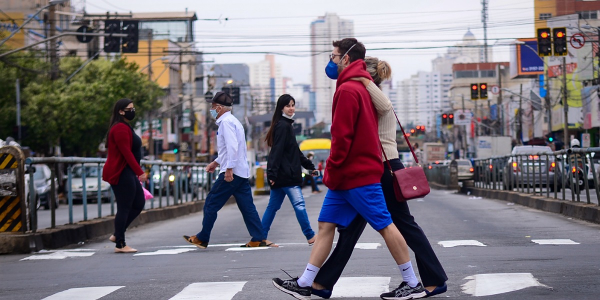 Governo de São Paulo flexibiliza máscaras em locais fechados