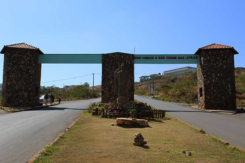 São Thomé das Letras (MG) acusa cidade de despejar morador de rua em seu território
