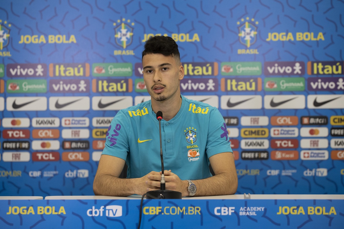 Gabriel Martinelli em coletiva pela seleção brasileira