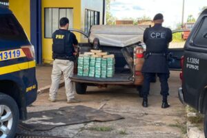 Dois homens são presos com mais de 55 kg de cocaína em Turvânia