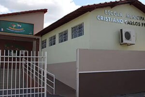 Adolescente esfaqueia colega em escola de São Luís de Montes Belos (GO)