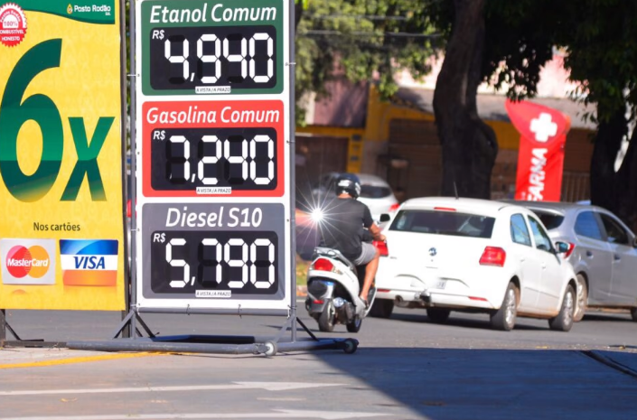 Em três meses reajuste no preço dos combustíveis soma quase metade do aumento total de 2021, diz Sindiposto