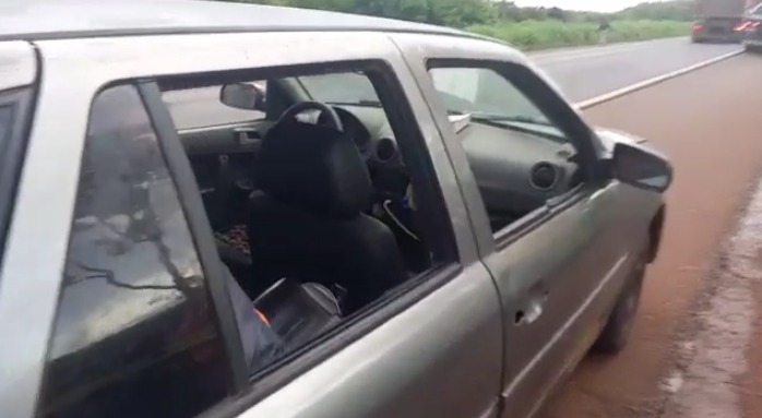 Embriagado e com pneus carecas - Motorista bêbado é preso após trafegar em zigue-zague na BR-452, em Rio Verde