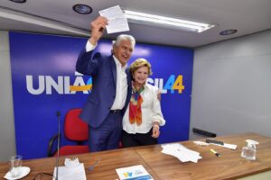 Lúcia Vânia se filia ao União Brasil, partido de Caiado