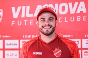 Ariel Mamede durante passagem no Vila Nova
