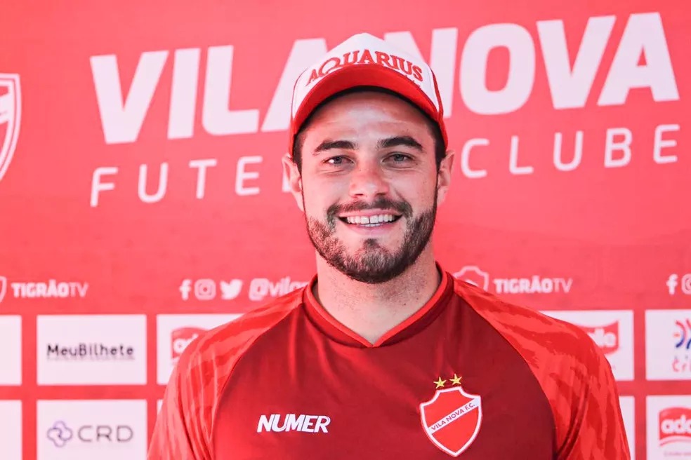 Ariel Mamede durante passagem no Vila Nova