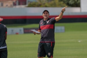 Eduardo Souza no CT do Dragão