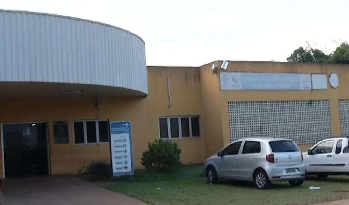 Mulher é presa por chamar atendente de “neguinha” após furar fila de espera do hospital em Jataí (GO)