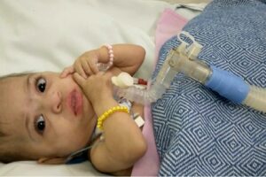 Bebê de oito meses precisa de respirador em casa para sair do hospital (Foto: Reprodução - TvAnhanguera)