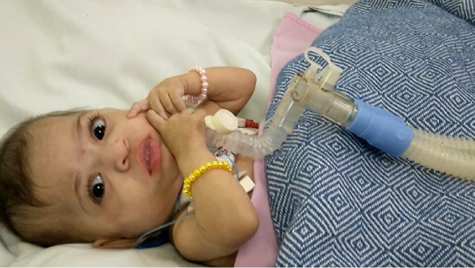 Bebê de oito meses precisa de respirador em casa para sair do hospital (Foto: Reprodução - TvAnhanguera)