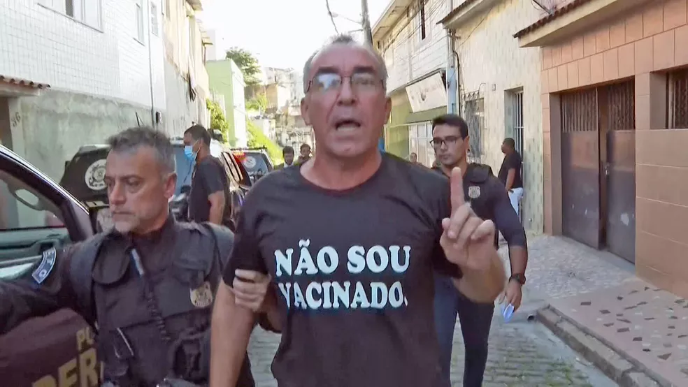 Pastor que atacou judeus na internet e foi preso pela PF é transferido para o presídio de Bangu