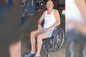 Morador de Goianira (GO) com doença degenerativa busca apoio para se tratar nos EUA