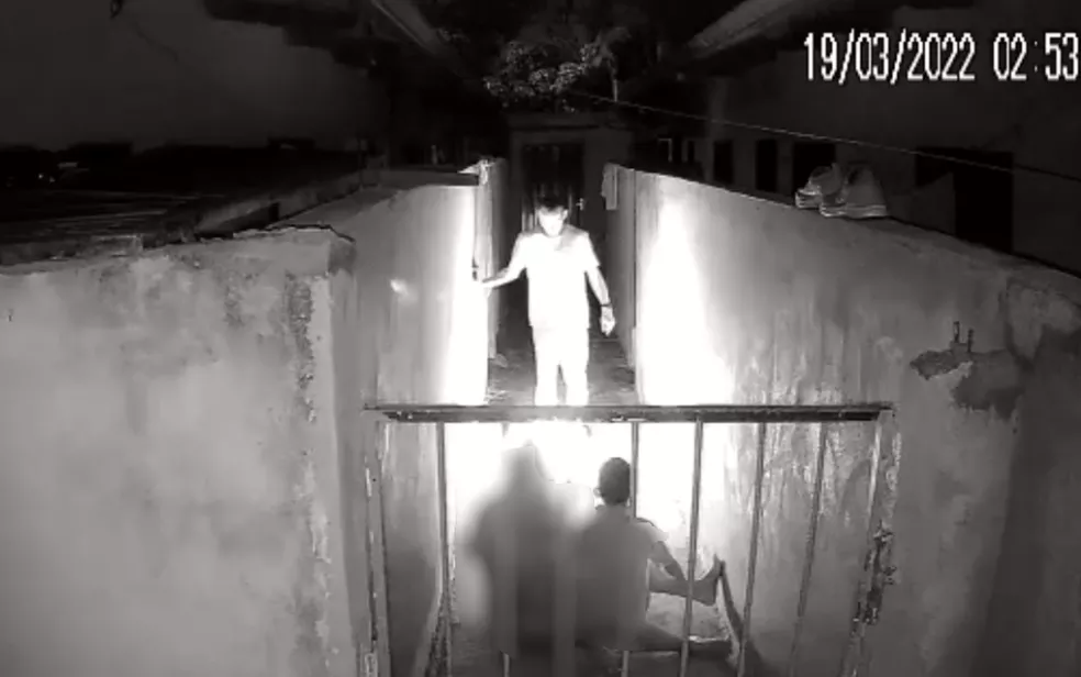 Homem ateia fogo na companheira após ser impedido de sair para beber em Goiânia