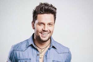 Thiago Servo era proibido de visitar a criança. Após ser preso por não pagar pensão, Justiça diz que cantor não é pai