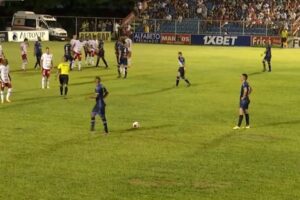 Jogo entre Goianésia e Vila Nova nas quartas de final do Goianão