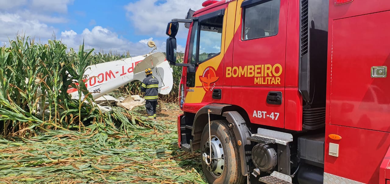 Homem de 55 anos morre após queda de avião perto da GO-346, em Cabeceiras (Foto: Bombeiros)