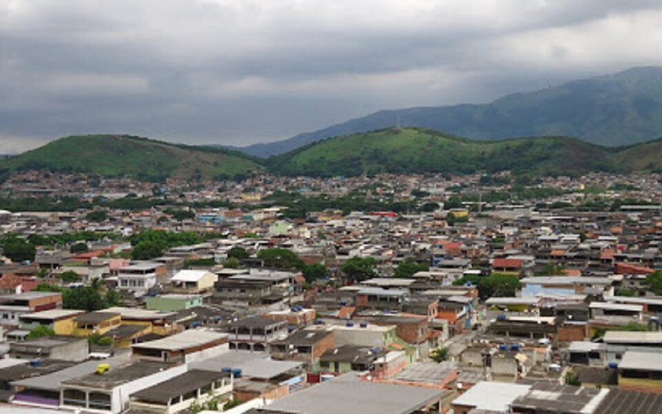 Menina de 9 anos é baleada no olho em favela da zona norte do Rio
