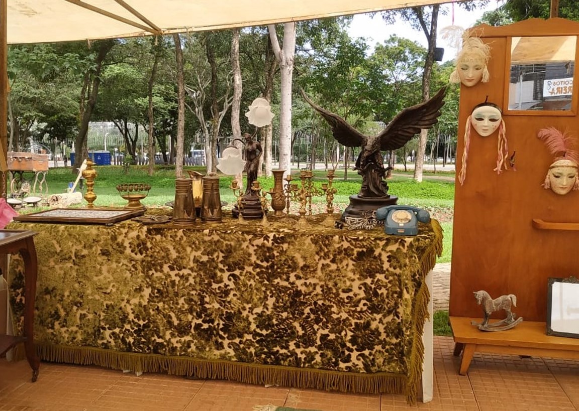 Feira de Antiguidades da Praça Tamandaré acontece neste domingo (10/4)