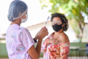 Pasta pretende apresentar uma proposta de lei ao Congresso Nacional. Ministério da Saúde quer liberar vacinação privada contra a Covid-19