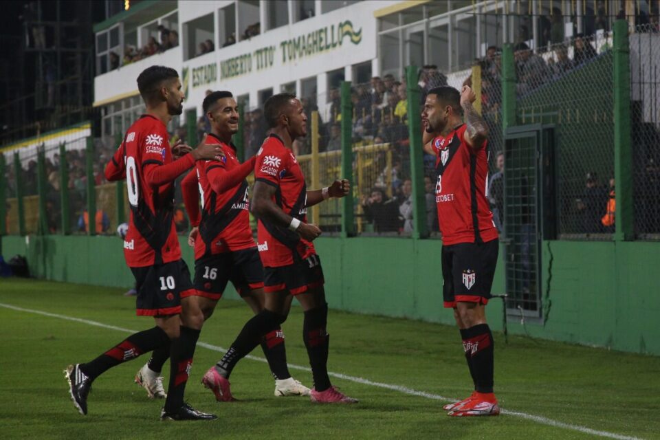 FB2B11F8-8CE4-4AF9-A721-631EFC43A6DF