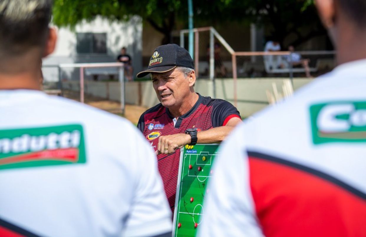 Luis Carlos Winck, treinador do Anápolis