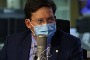 "Bolsonaro salvou da forca o novo Tiradentes", diz ex-ministro sobre Daniel Silveira