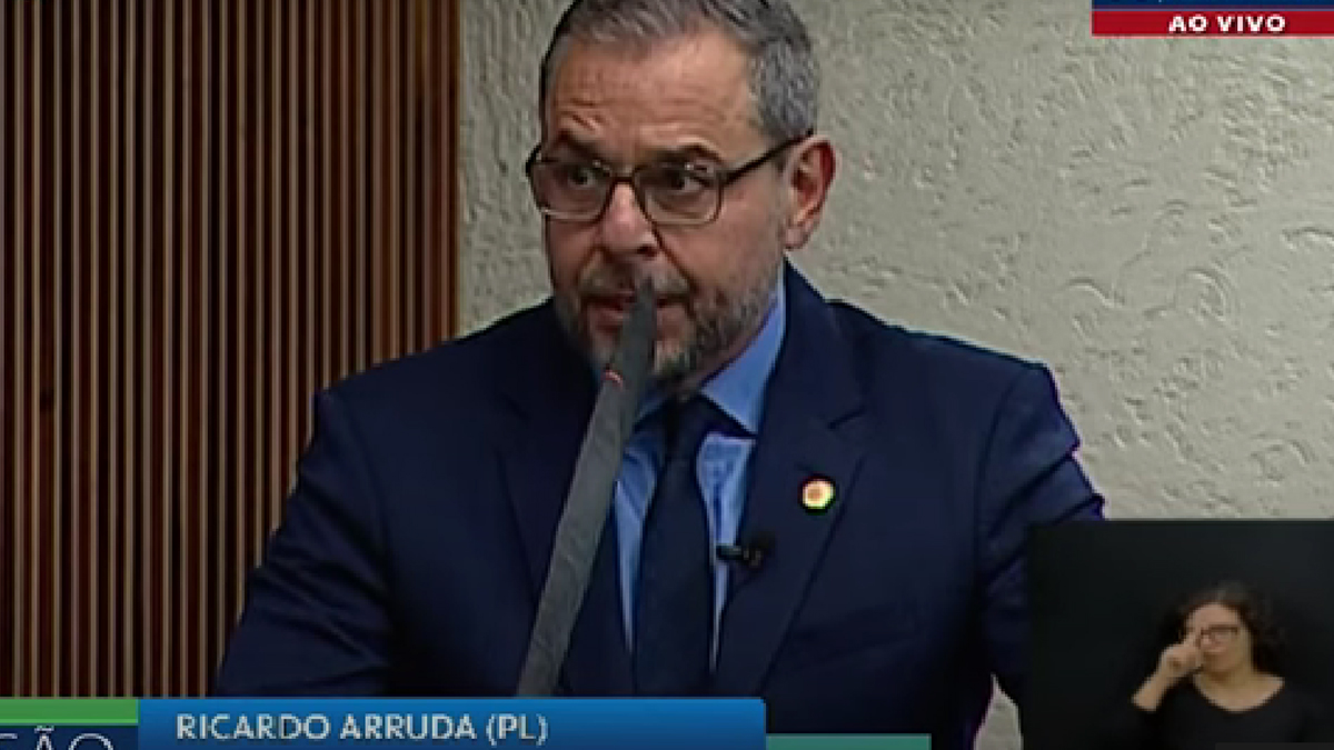 Deputado do PR diz que não houve ditadura e que só foi torturado quem mereceu