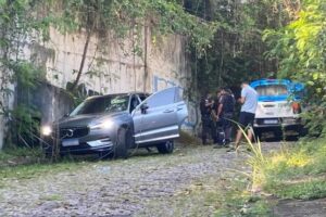 Suspeito de roubar carro é preso escondido dentro de armário no Rio de Janeiro