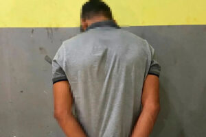 Uma mulher precisou pular a janela de casa para fugir das agressões do ex-companheiro, em Planaltina de Goiás. A informação é da Polícia Civil, que prendeu o sujeito em flagrante na última sexta-feira (1), depois que ele descumpriu medidas protetivas.