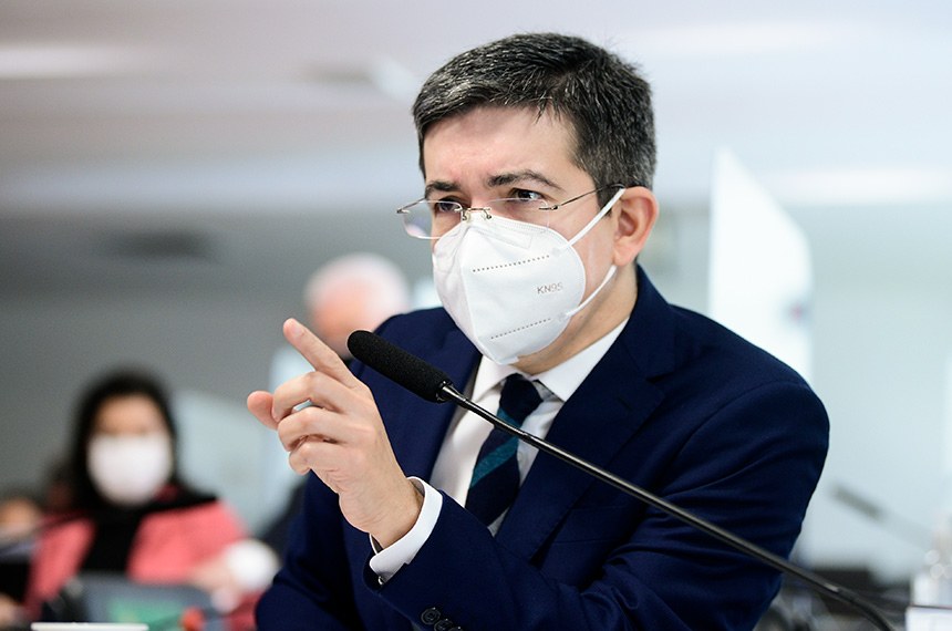 Empresário bolsonarista terá que pagar R$ 14 mil por chamar senador de 'gazela'