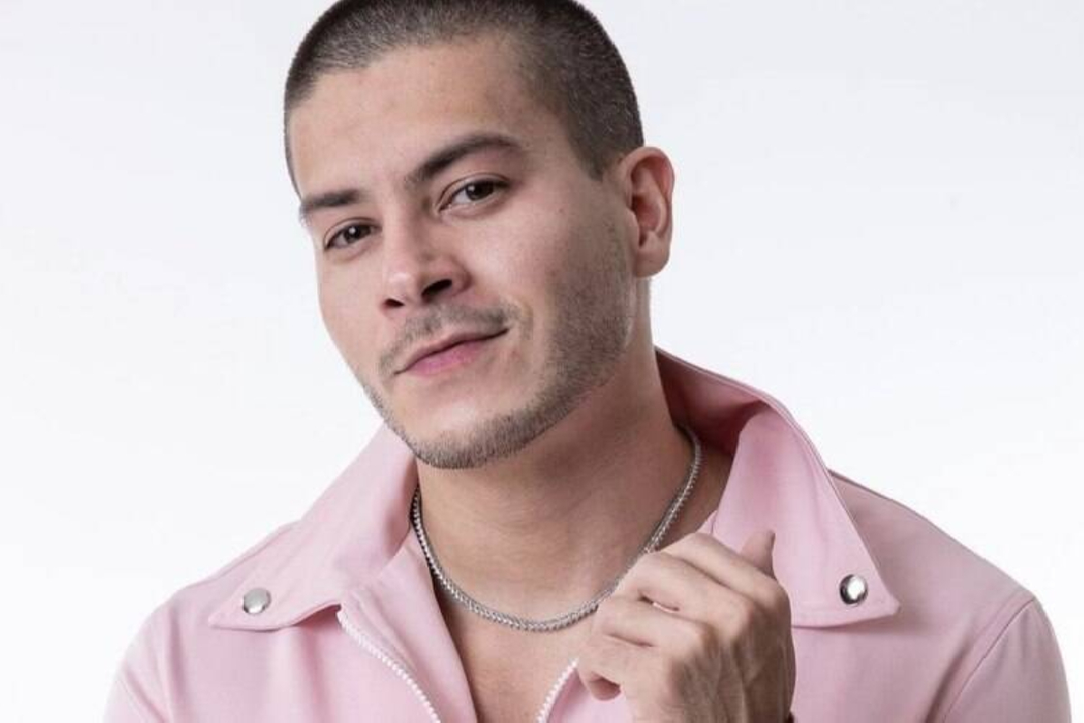 Ator disputou a final com o ator Douglas Silva e Paulo André. Arthur Aguiar vence o BBB 22 com 68,96% dos votos