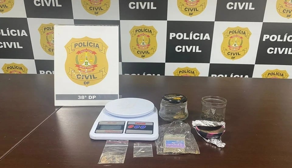 Mulher anunciou venda de LSD nas redes sociais. Professora que ensinava receitas com maconha na air fryer é presa no DF