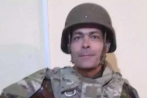 Após vaquinha, motorista de aplicativo mineiro chega à Ucrânia e treina para a guerra