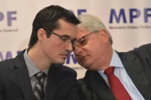 Deltan Dallagnol e Rodrigo Janot, dois dos procuradores que se destacaram no auge da Lava-Jato (Foto: Agência Brasil)