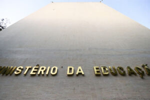 MEC lança plataforma virtual para formação de professores