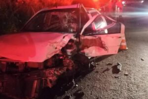 Colisão frontal entre dois veículos deixa três feridos na GO-210 em Catalão