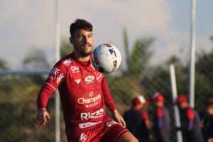 Arthur Rezende marcou o primeiro gol do Vila na Série B deste ano