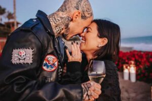 Kourtney Kardashian e Travis Barker se casam em Las Vegas após o Grammy
