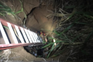 Buraco tinha 8 metros de profundidade. (Foto: Divulgação BM)