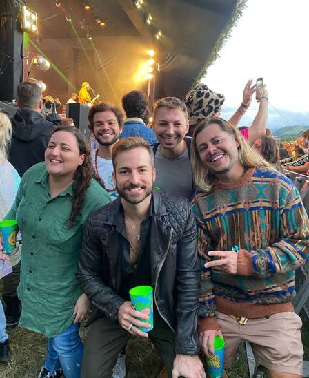 Os dois apareceram juntos recentemente. Viúvo de Paulo Gustavo, Thales Bretas e cantor Silva estão se conhecendo melhor