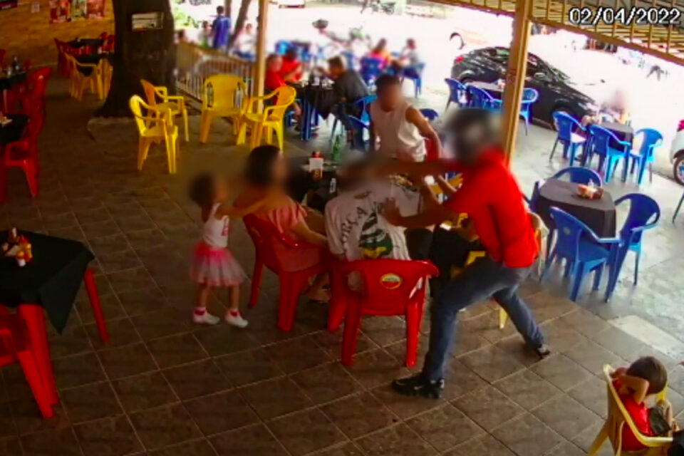Torcedores do Vila são presos após supostos arrastões contra rivais em bares de Goiânia – vídeo