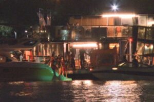 Elis Nair surgiu aos prantos na web. Barco com ex de Madonna, influenciadores digitais e ex-BBB encalha no Lago Paranoá, no DF