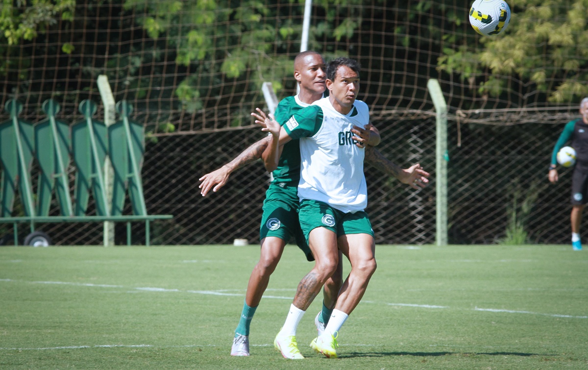 Vinícius está recuperado de lesão e foi convocado para o jogo da Copa do Brasil