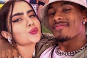 Após selinho de Jade e Paulo André no episódio 101 do BBB 22, fãs do casal se dividem em empolgação e frustração