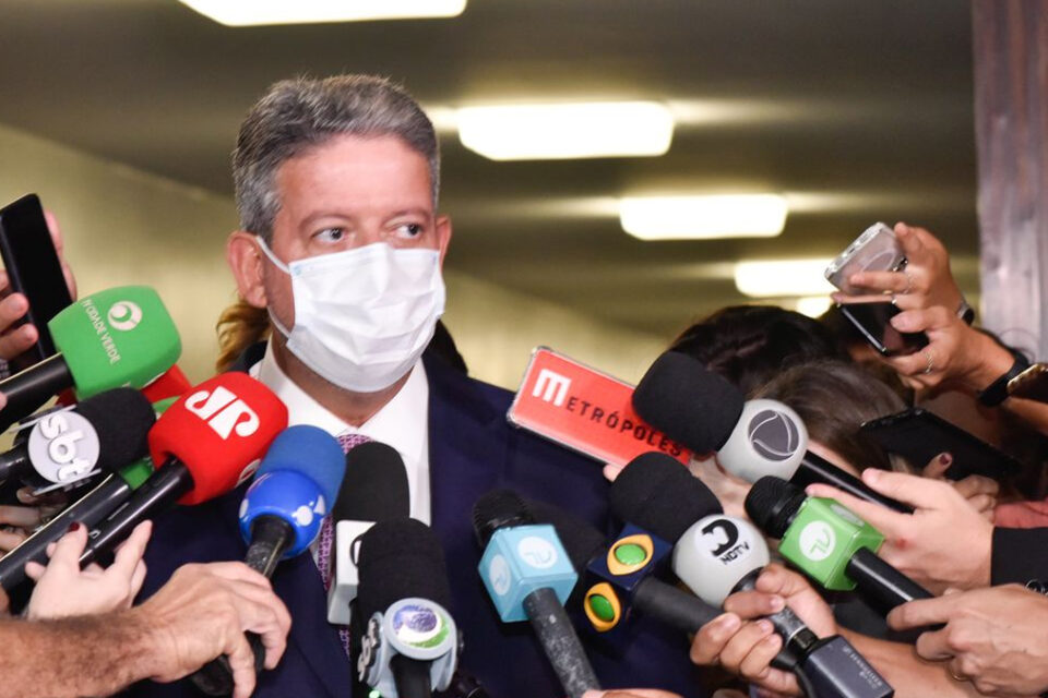 Legislativo quer dar palavra final sobre cassação de parlamentares