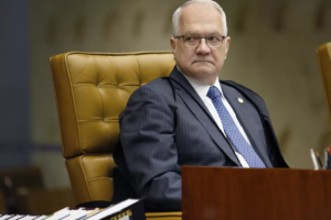 Fachin defende Justiça Eleitoral em meio a tensão e diz que atacá-la é atacar democracia