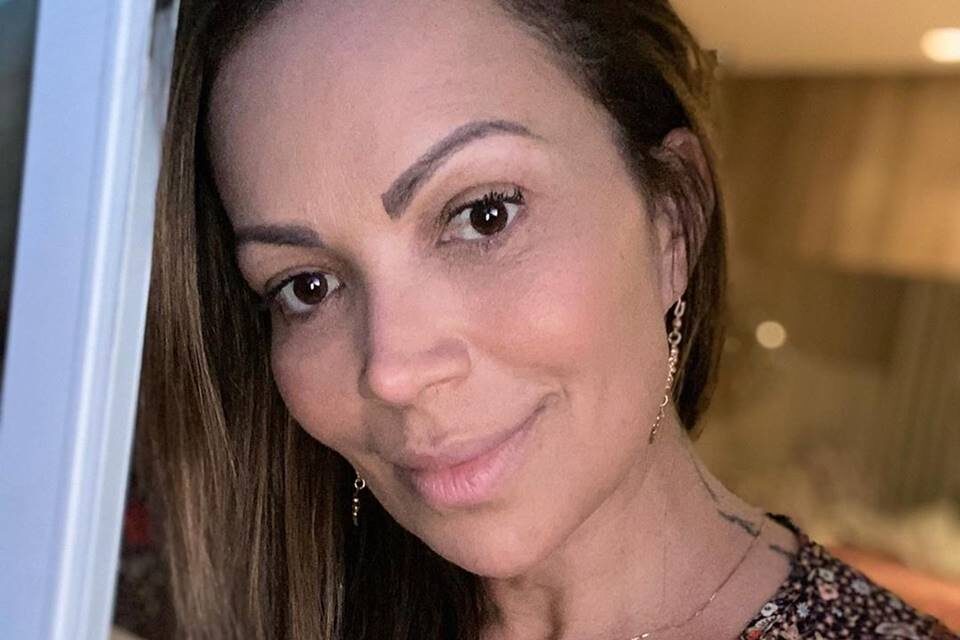 Cantora alerta para brasileiros tomarem cuidado fora do país. Solange Almeida relata furto na Itália: 'Levaram todo meu dinheiro'