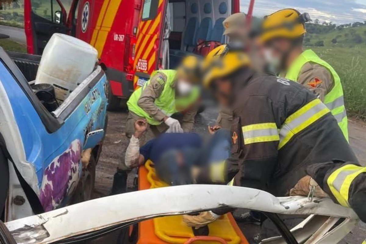 Bombeiros constataram que a vítima teve uma fratura na perna direita e também apresentava hemorragia interna