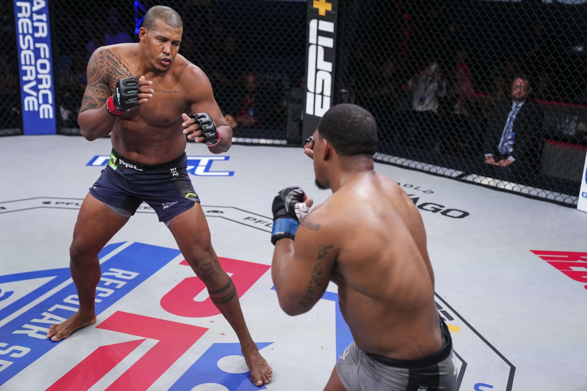 Renan "Problema" em luta contra Jamelle Jones