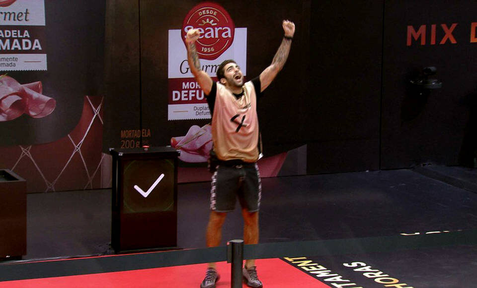 Surfista deverá dar a imunidade a Paulo André. BBB 22: Pedro Scooby vence Prova do Anjo e manda Natália e Eli para o Monstro